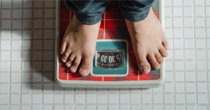 子どもの体重が気になる…問題視される肥満や痩せの原因は？